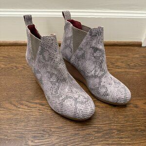 TOMS Women's Kelsey Wedge Booties